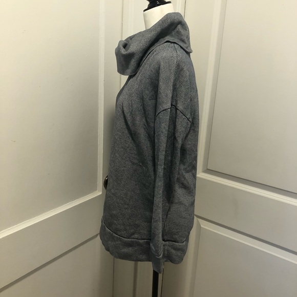 Ll bean signature ladies sweater size medium - Picture 3 of 5